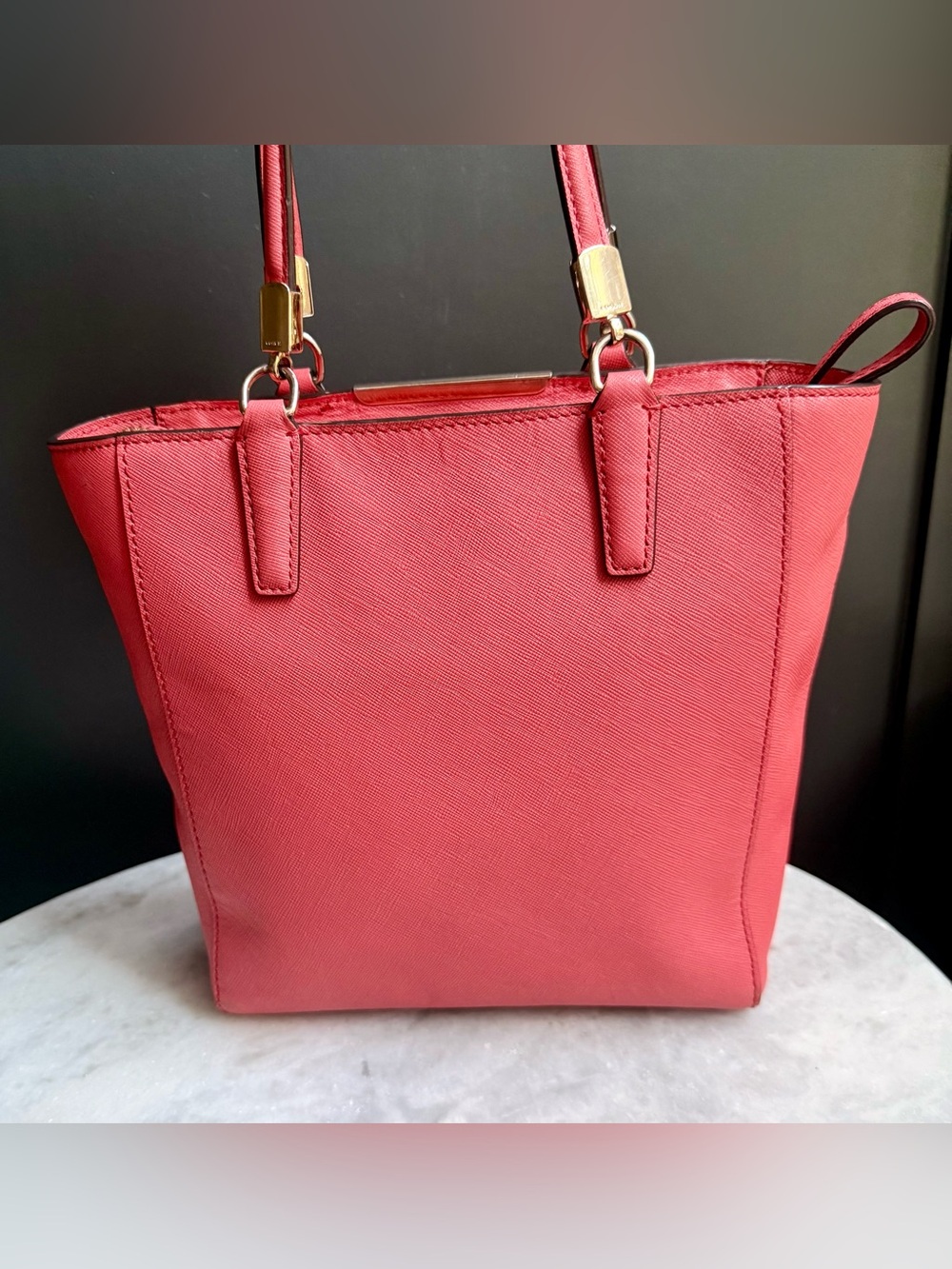 Coach Madison Saffiano
Leather Mini North
South Tote Bag Coral Pink
29001 - Picture 5 of 11